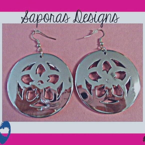 Jewelry - Silver Tone Dangle Round Circle Flower Design Earrings
